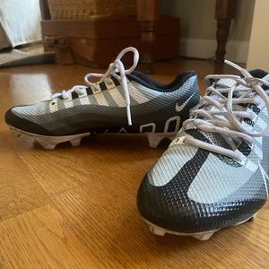 Nike Men’s football cleats -size 10